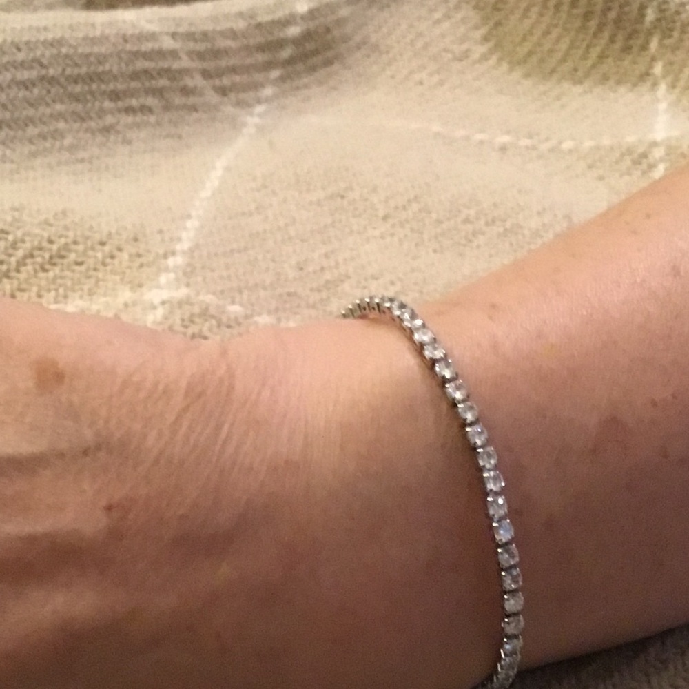 Swarovski crystal tennis bracelet!! - Picture 2 of 4